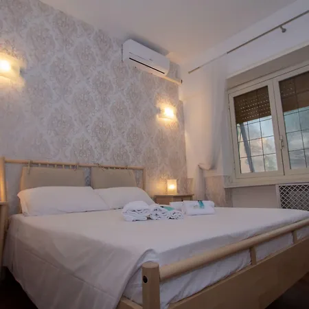 Aurelio Deluxe Gasthuis 4*