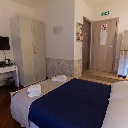 Aurelio Deluxe Guest house *