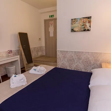 ゲストハウス Aurelio Deluxe ローマ