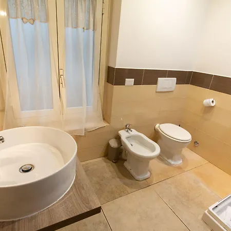 Aurelio Deluxe ゲストハウス 4*